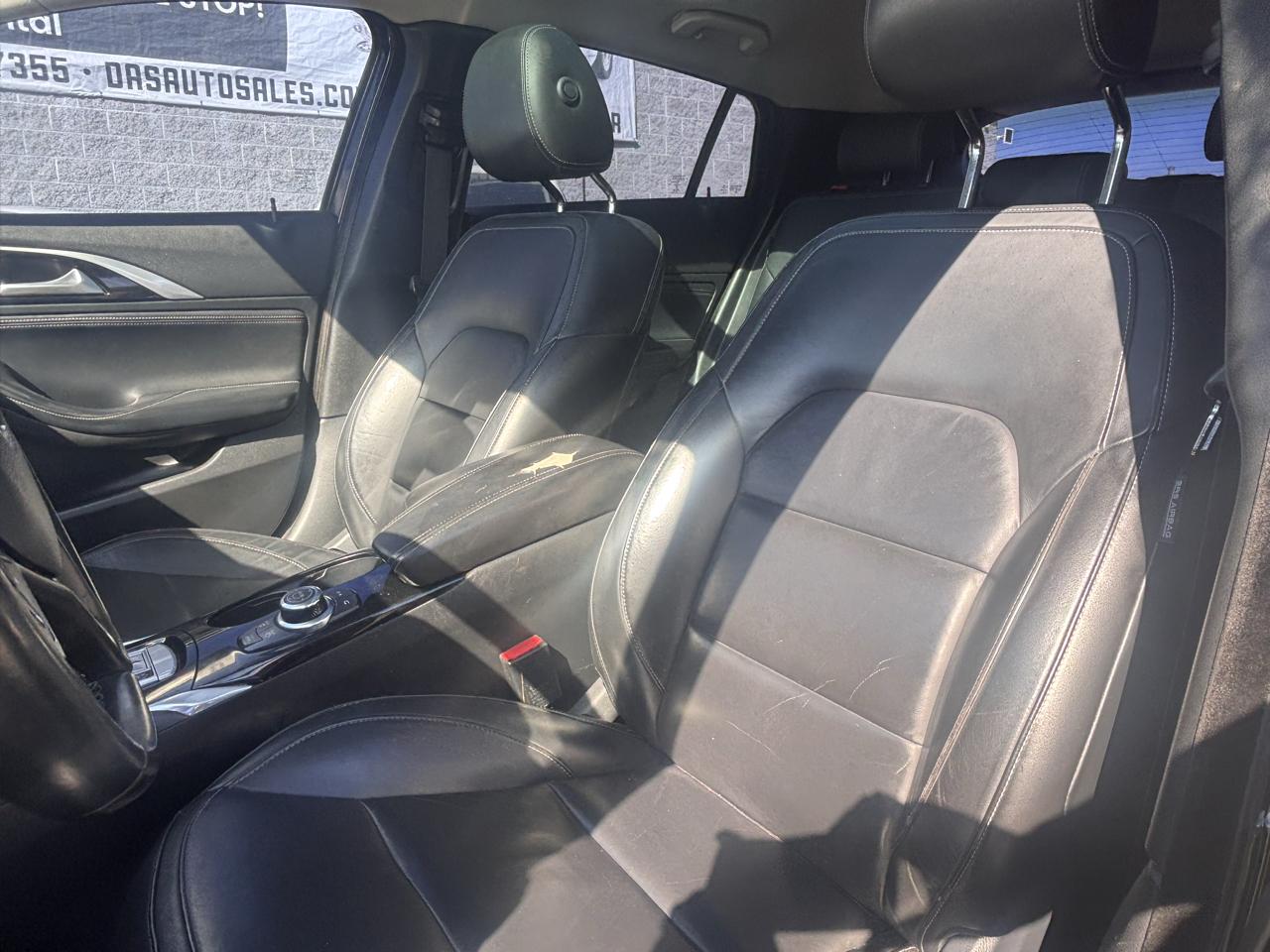 Infiniti QX30 Premium AWD *Ltd Avail* 2017