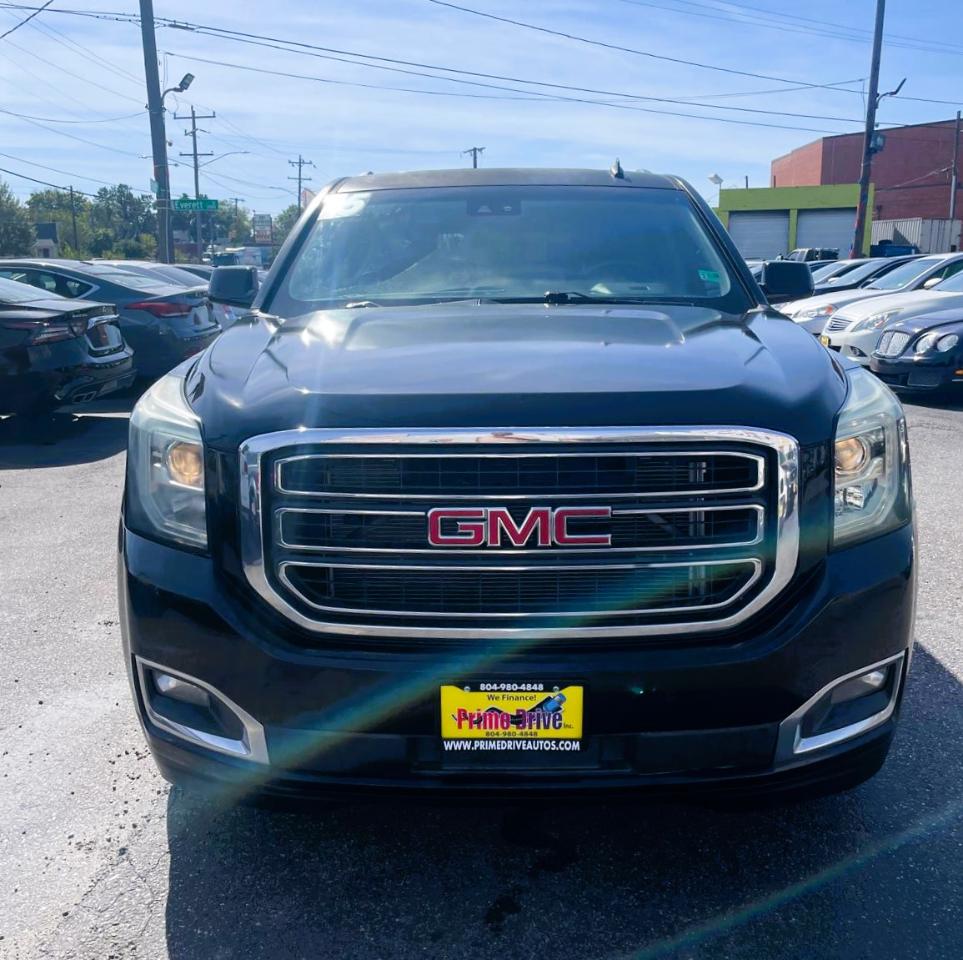 GMC Yukon XL SLT 1/2 Ton 4WD 2015