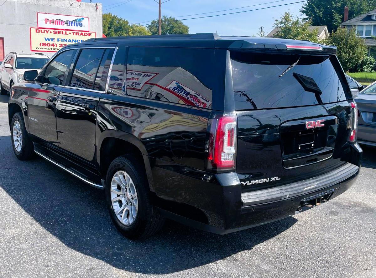 GMC Yukon XL SLT 1/2 Ton 4WD 2015