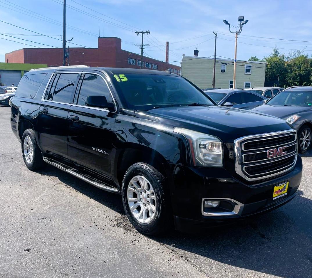 GMC Yukon XL SLT 1/2 Ton 4WD 2015