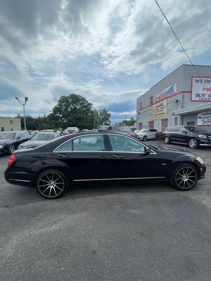 Mercedes-Benz S-Class S550 4-MATIC 2012