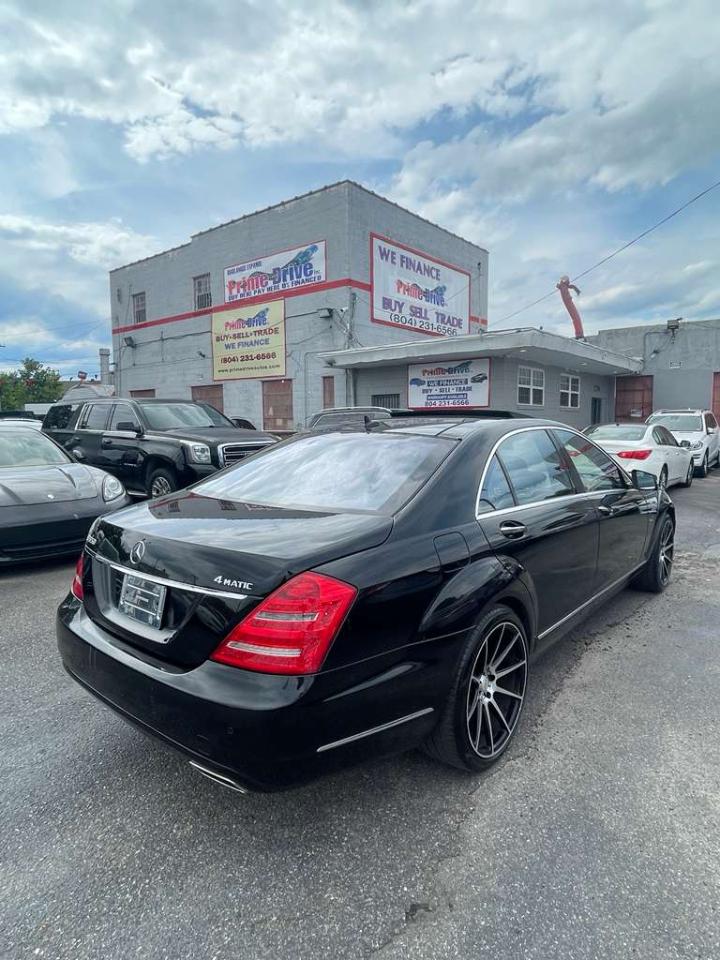Mercedes-Benz S-Class S550 4-MATIC 2012
