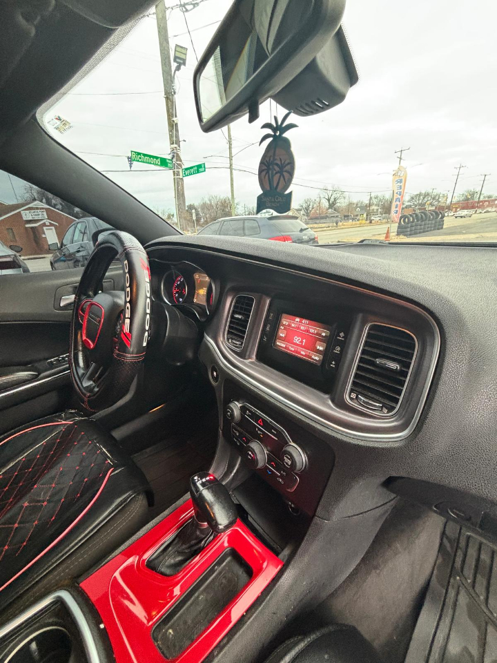 Dodge Charger SE 2015