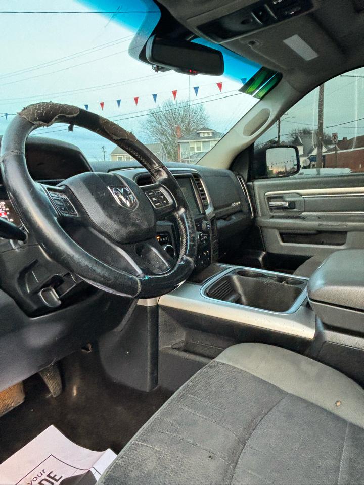 RAM 1500 SLT Crew Cab SWB 4WD 2017