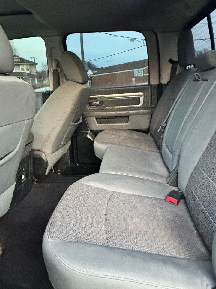 RAM 1500 SLT Crew Cab SWB 4WD 2017