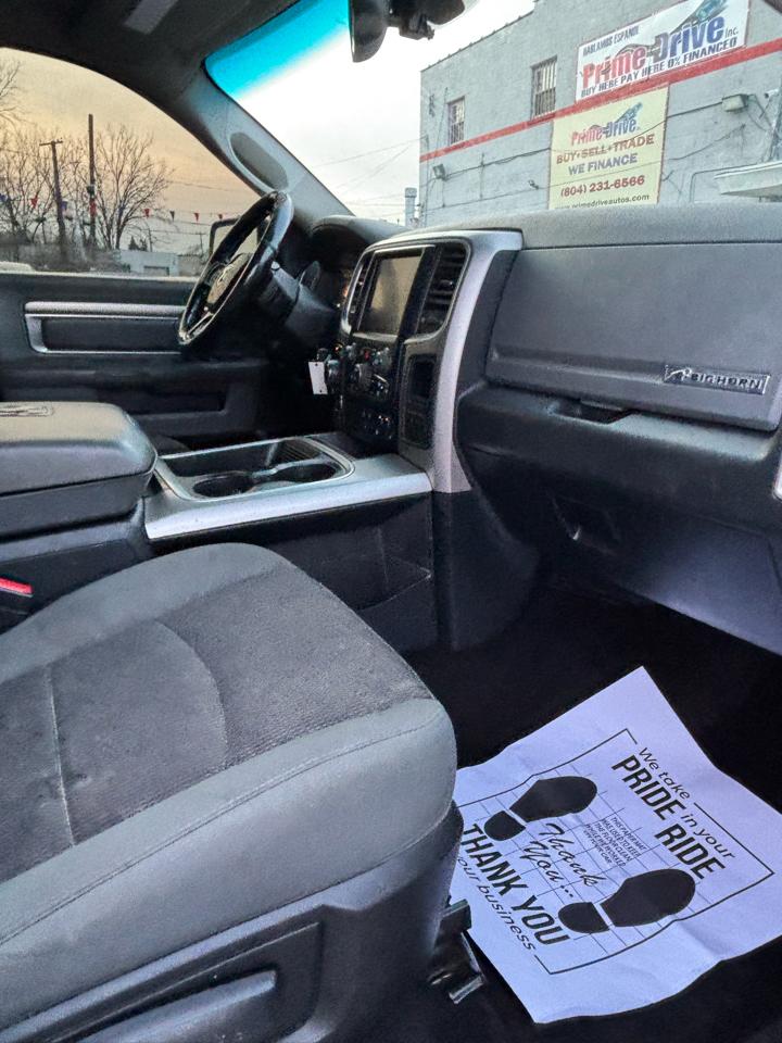 RAM 1500 SLT Crew Cab SWB 4WD 2017