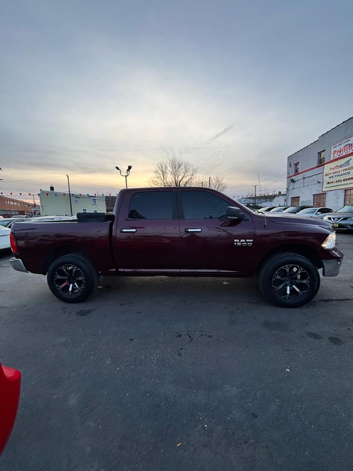 RAM 1500 SLT Crew Cab SWB 4WD 2017