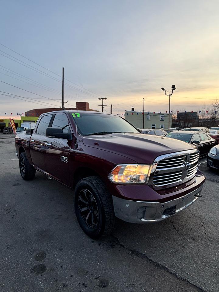 RAM 1500 SLT Crew Cab SWB 4WD 2017