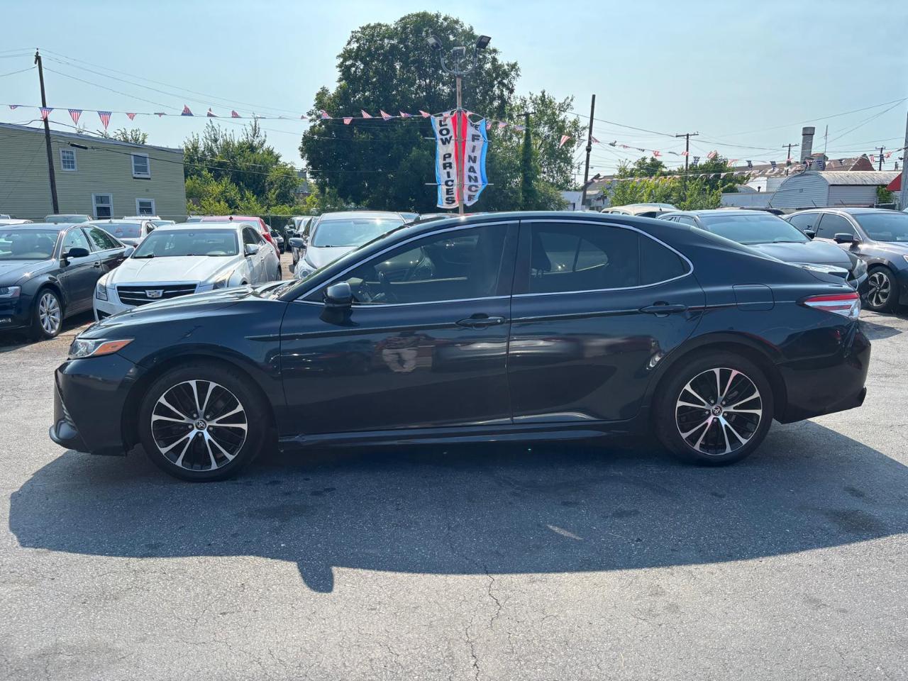 Toyota Camry SE 2020