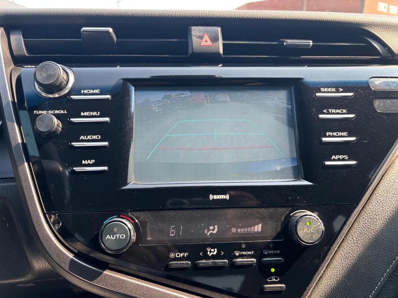 Toyota Camry SE 2020