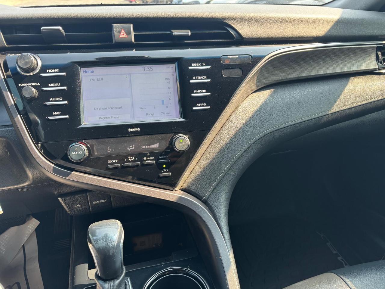 Toyota Camry SE 2020