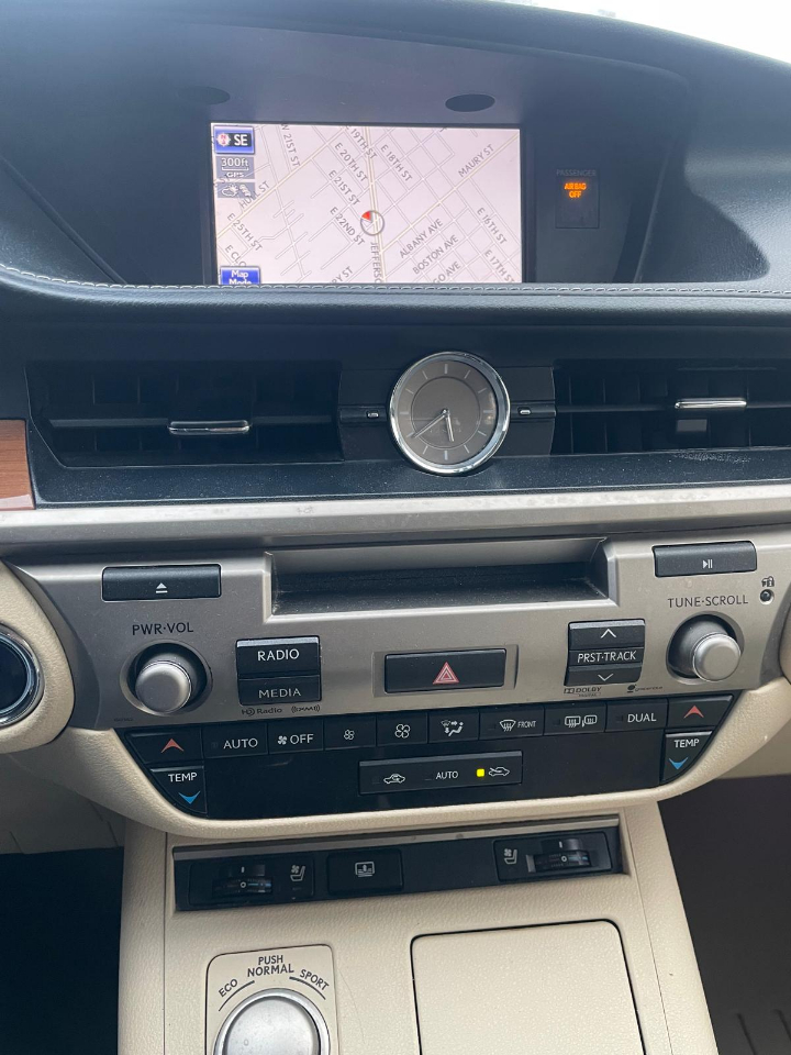 Lexus ES 300h Sedan 2014