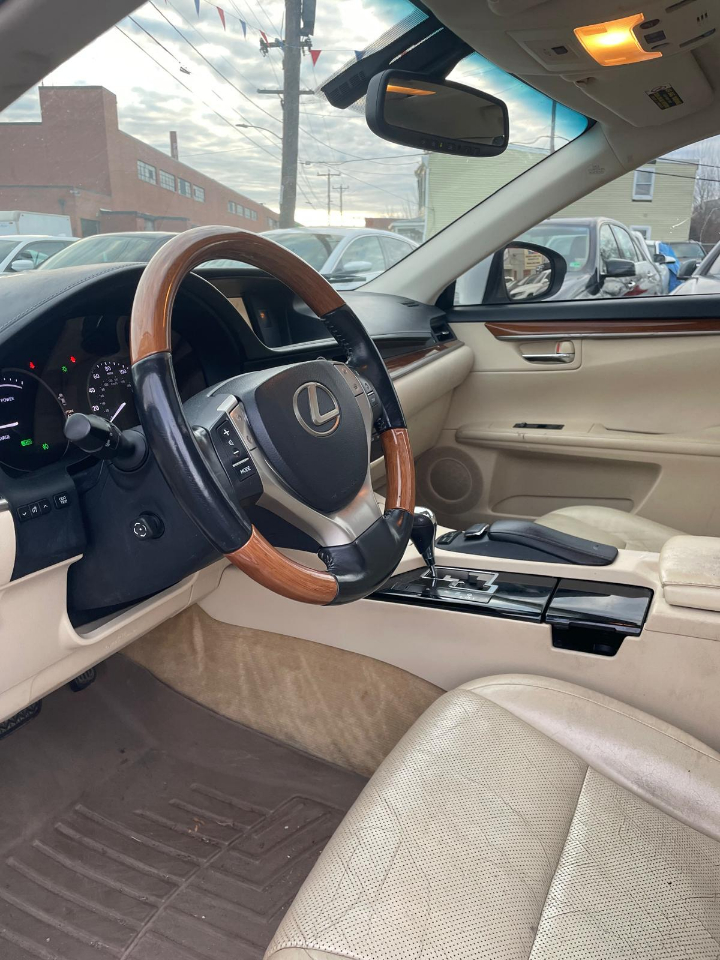 Lexus ES 300h Sedan 2014