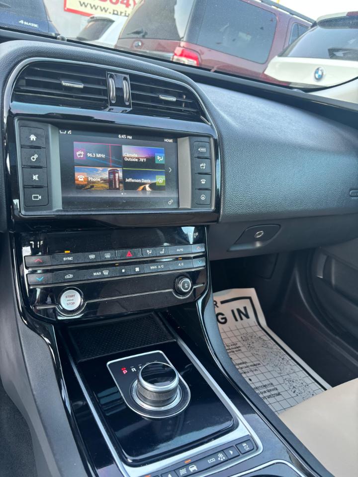 Jaguar XE 35t Premium AWD 2017
