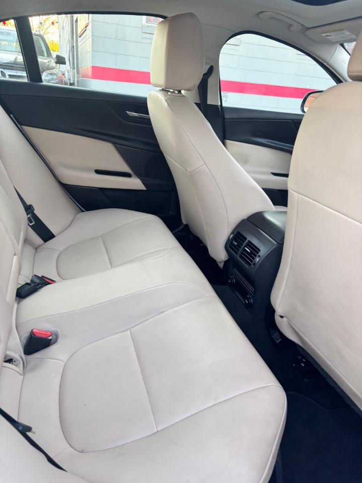 Jaguar XE 35t Premium AWD 2017