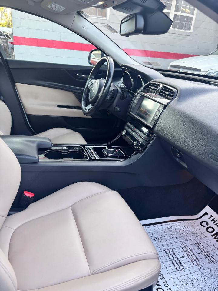 Jaguar XE 35t Premium AWD 2017