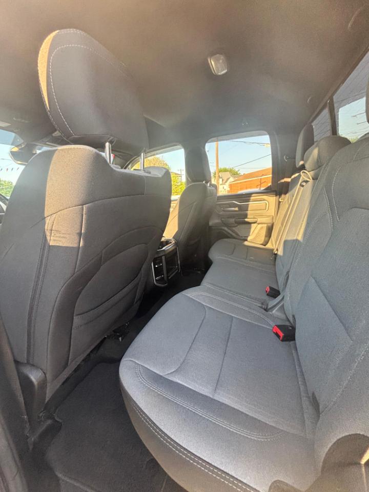 RAM 1500 Big Horn Quad Cab 2WD 2021