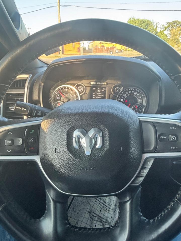 RAM 1500 Big Horn Quad Cab 2WD 2021