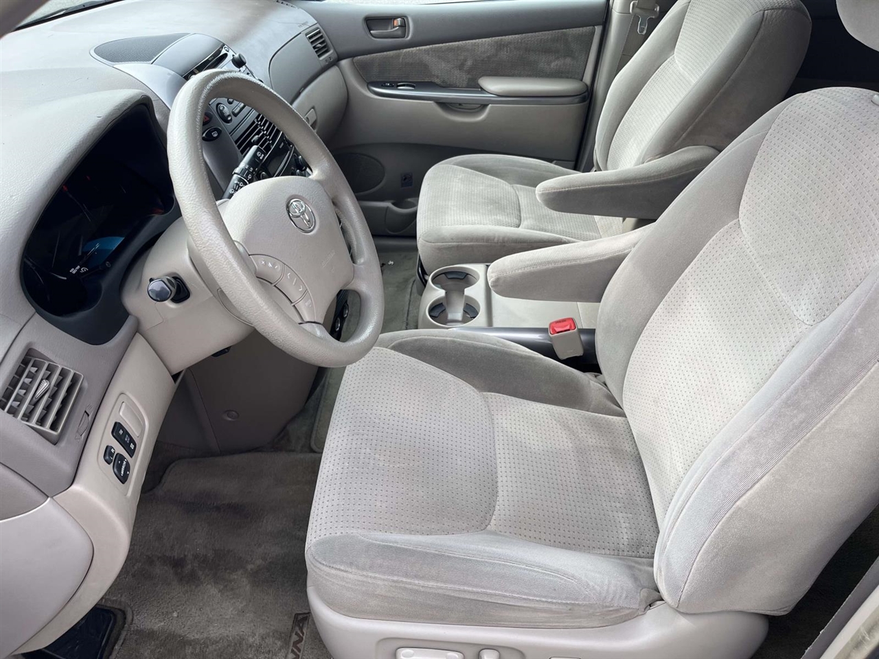 Toyota Sienna LE FWD 8-Passenger Seating 2008 Toyota Sienna LE FWD 8-Passenger Seating 2008