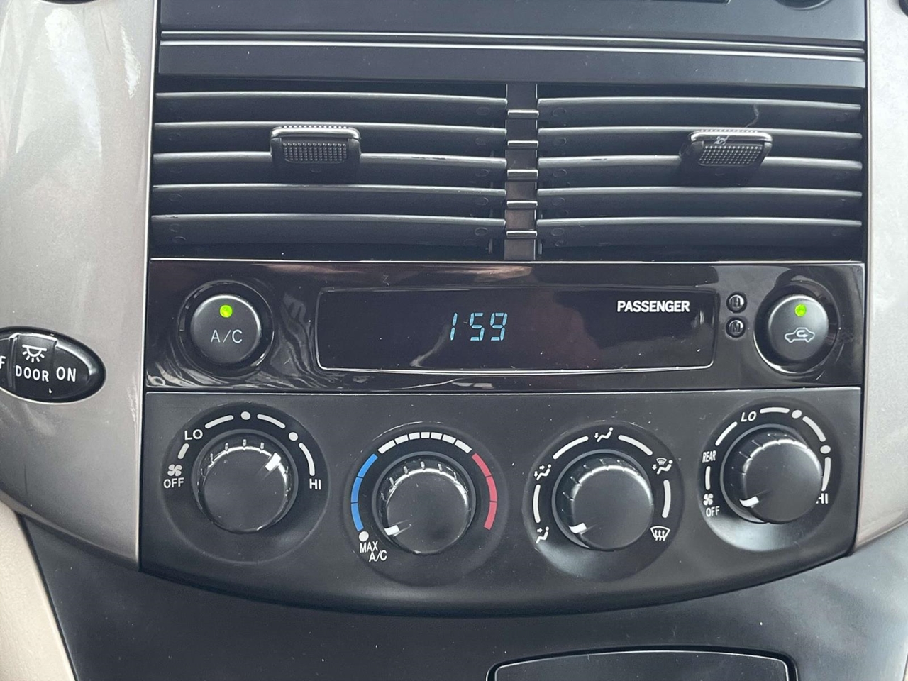 Toyota Sienna LE FWD 8-Passenger Seating 2008 Toyota Sienna LE FWD 8-Passenger Seating 2008