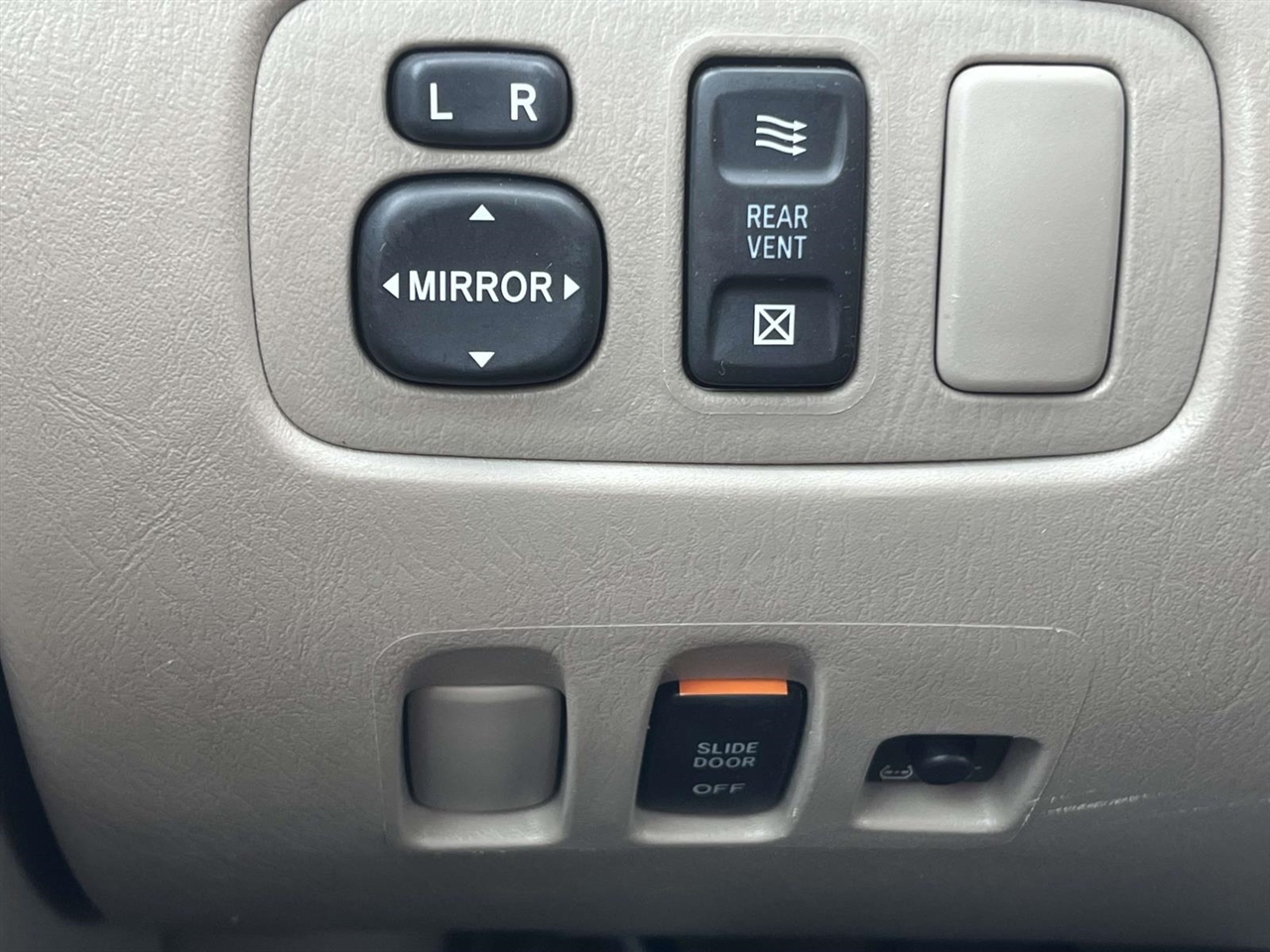 Toyota Sienna LE FWD 8-Passenger Seating 2008 Toyota Sienna LE FWD 8-Passenger Seating 2008