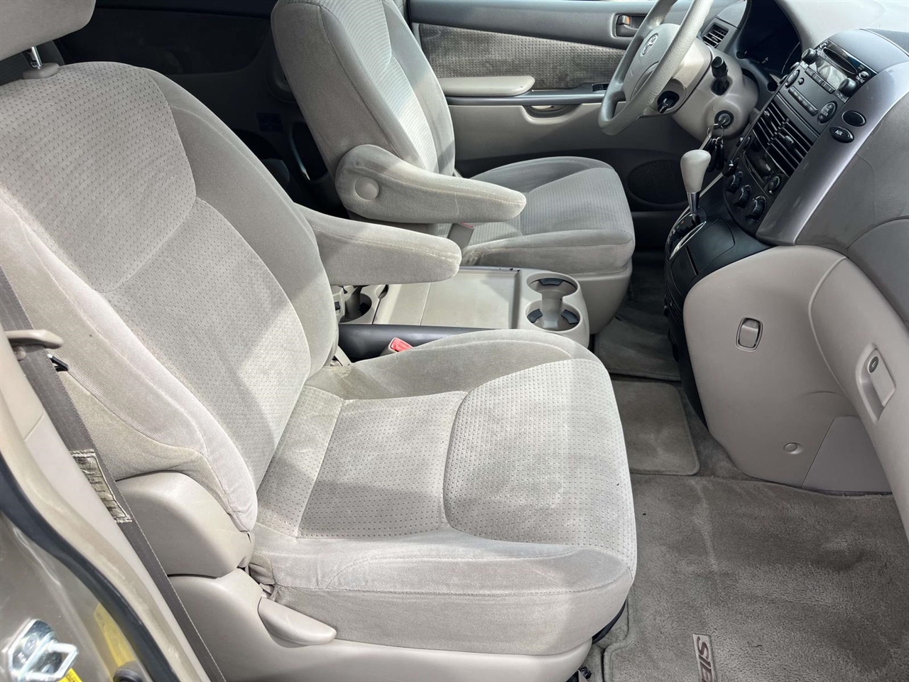 Toyota Sienna LE FWD 8-Passenger Seating 2008 Toyota Sienna LE FWD 8-Passenger Seating 2008