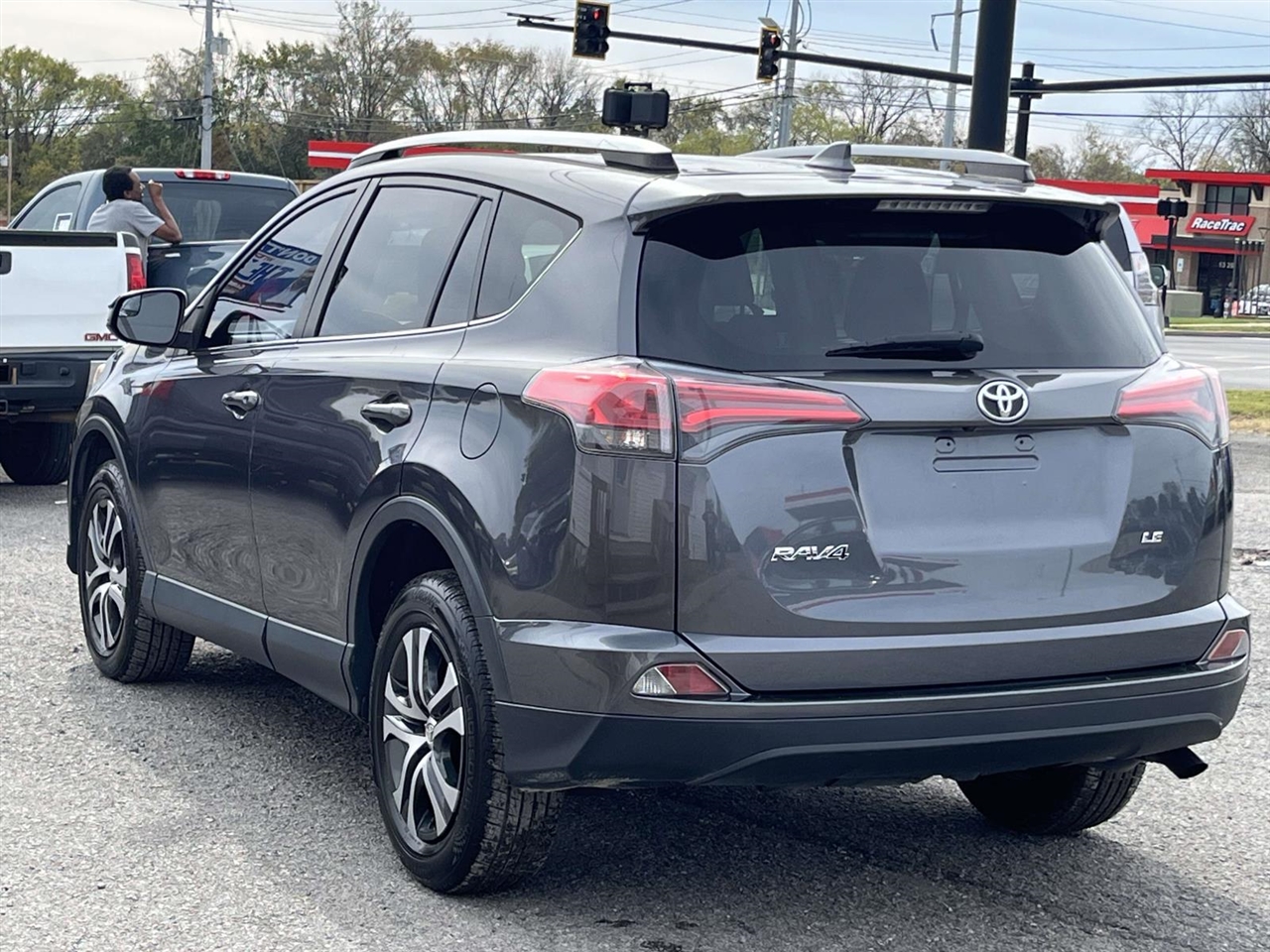 Toyota RAV4 LE FWD 2017 Toyota RAV4 LE FWD 2017