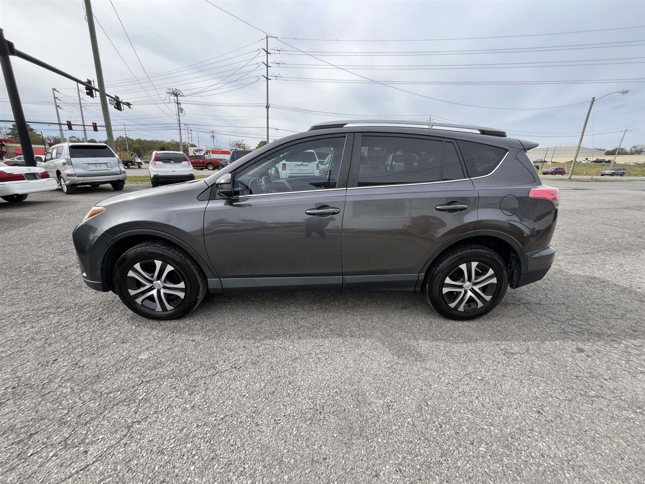 Toyota RAV4 LE FWD 2017 Toyota RAV4 LE FWD 2017