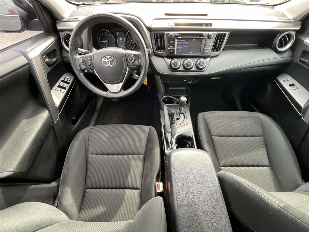 Toyota RAV4 LE FWD 2017 Toyota RAV4 LE FWD 2017