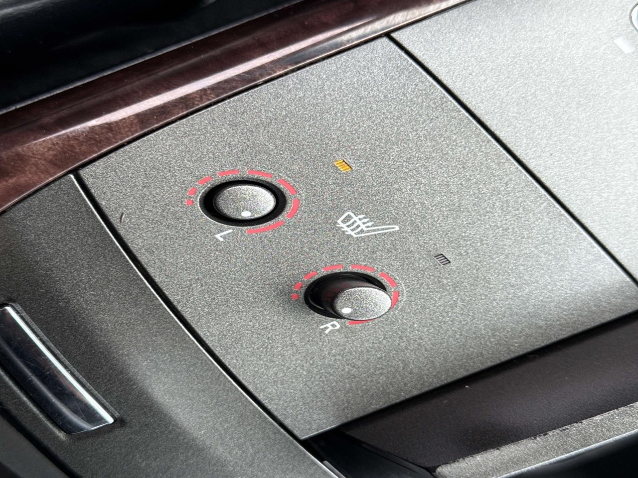 Toyota Avalon 4dr Sdn (Natl) 2011