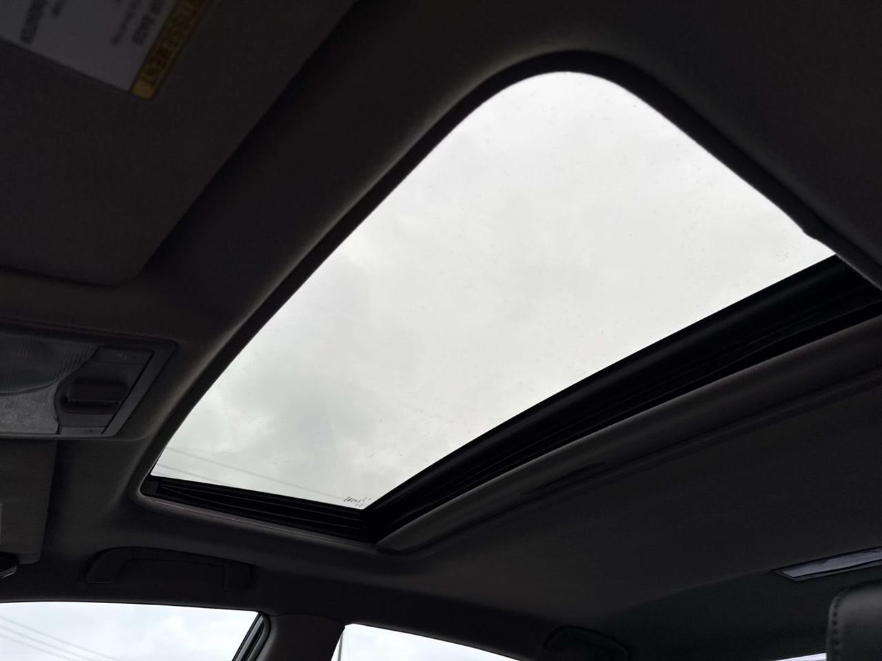 Toyota Avalon 4dr Sdn (Natl) 2011