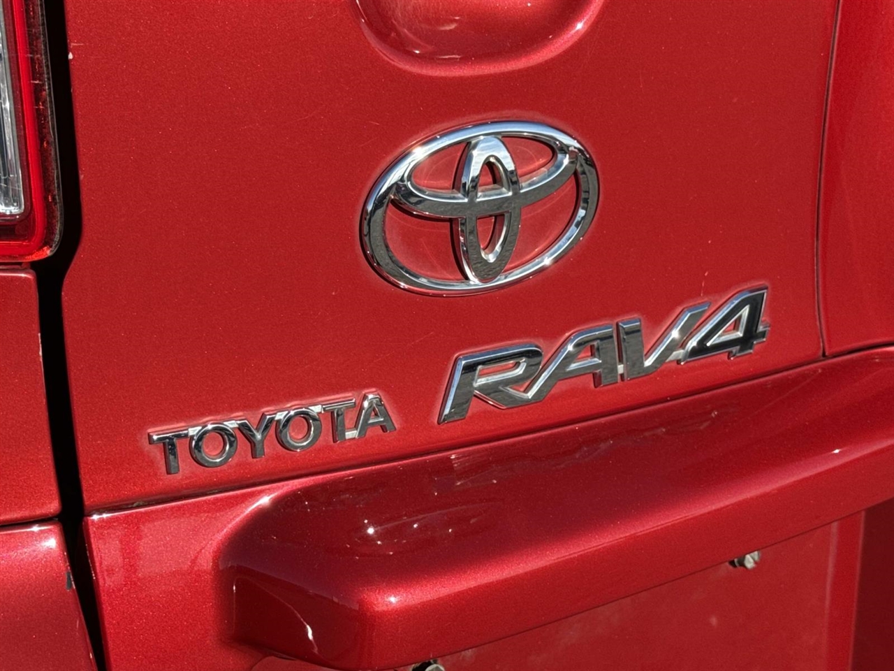 Toyota RAV4 FWD 4dr V6 5-Spd AT Ltd (Natl) 2010