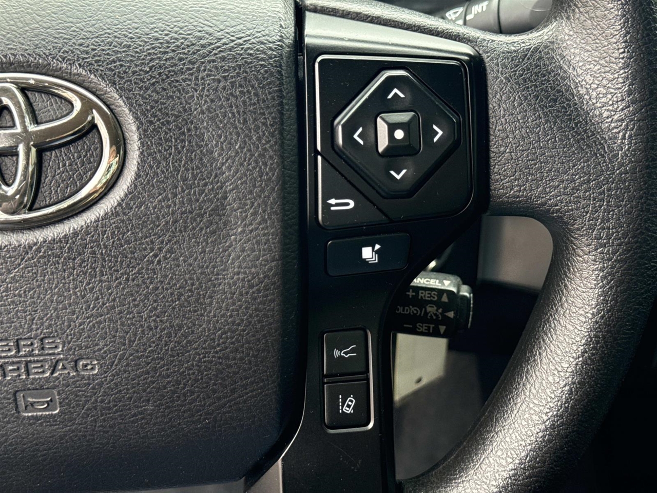 Toyota Tacoma 4WD TRD Off Road Double Cab 5' Bed V6 MT (Natl) 2021