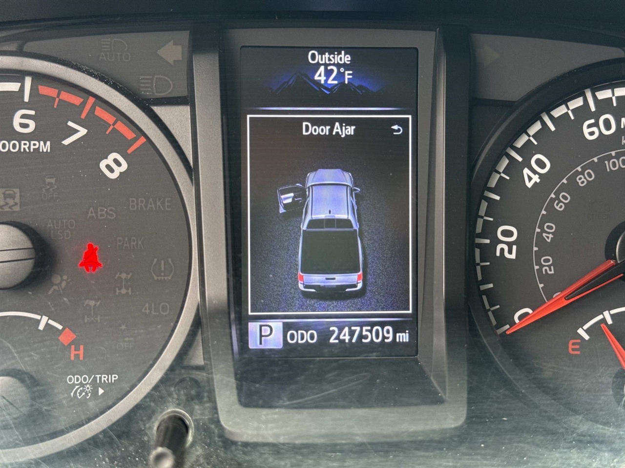 Toyota Tacoma 4WD TRD Off Road Double Cab 5' Bed V6 MT (Natl) 2021