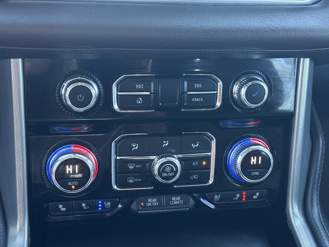 GMC Yukon XL 4WD 4dr Denali 2022