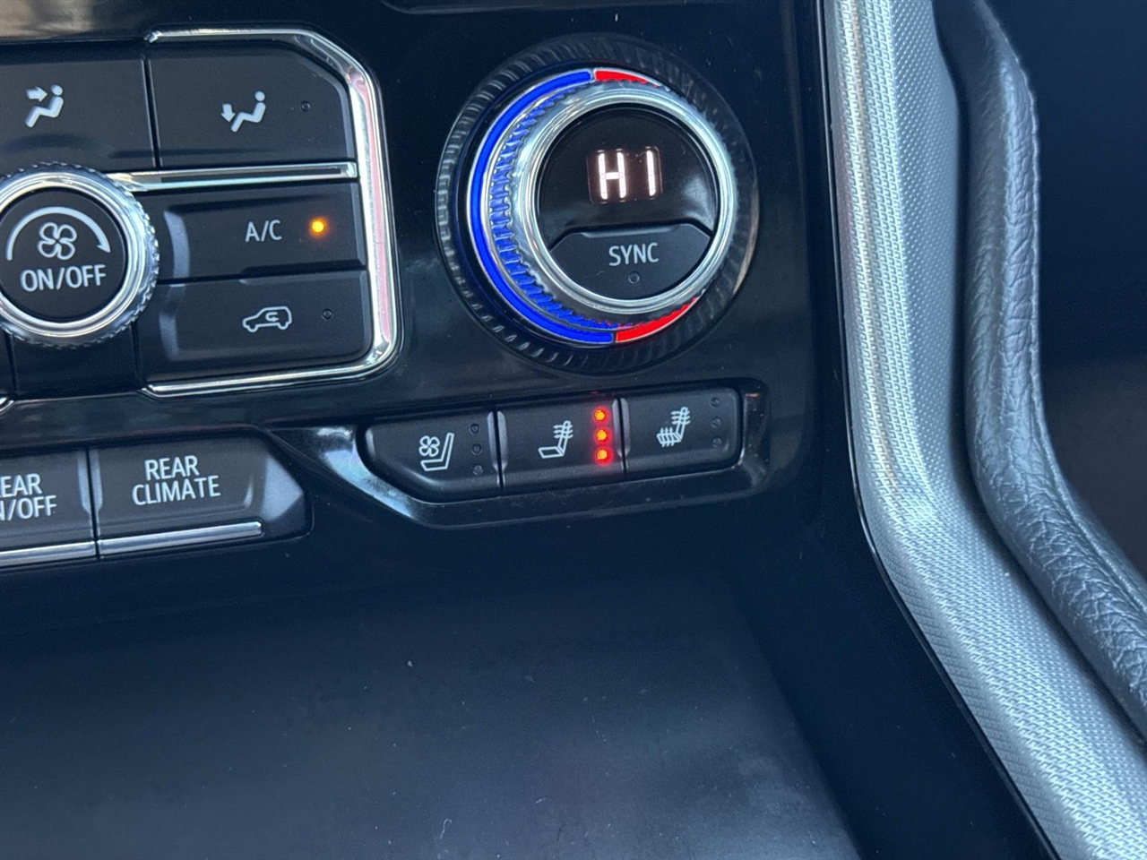 GMC Yukon XL 4WD 4dr Denali 2022