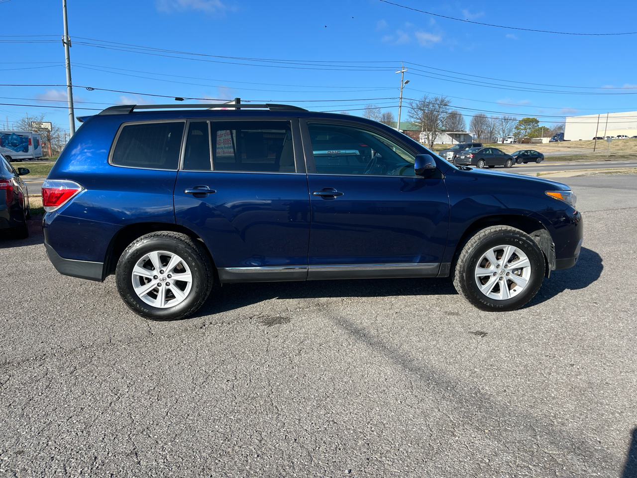 Toyota Highlander Plus 4D SUV FWD 2013