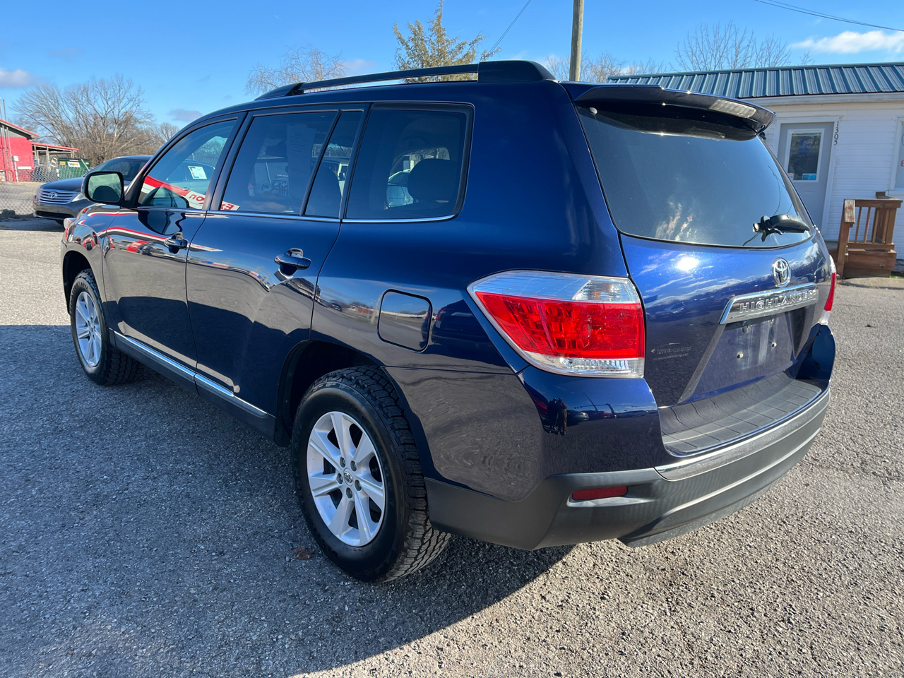 Toyota Highlander Plus 4D SUV FWD 2013