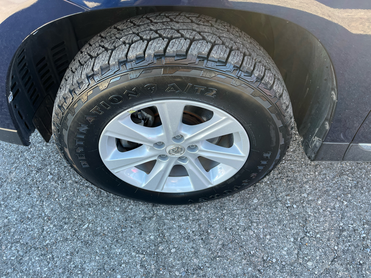 Toyota Highlander Plus 4D SUV FWD 2013