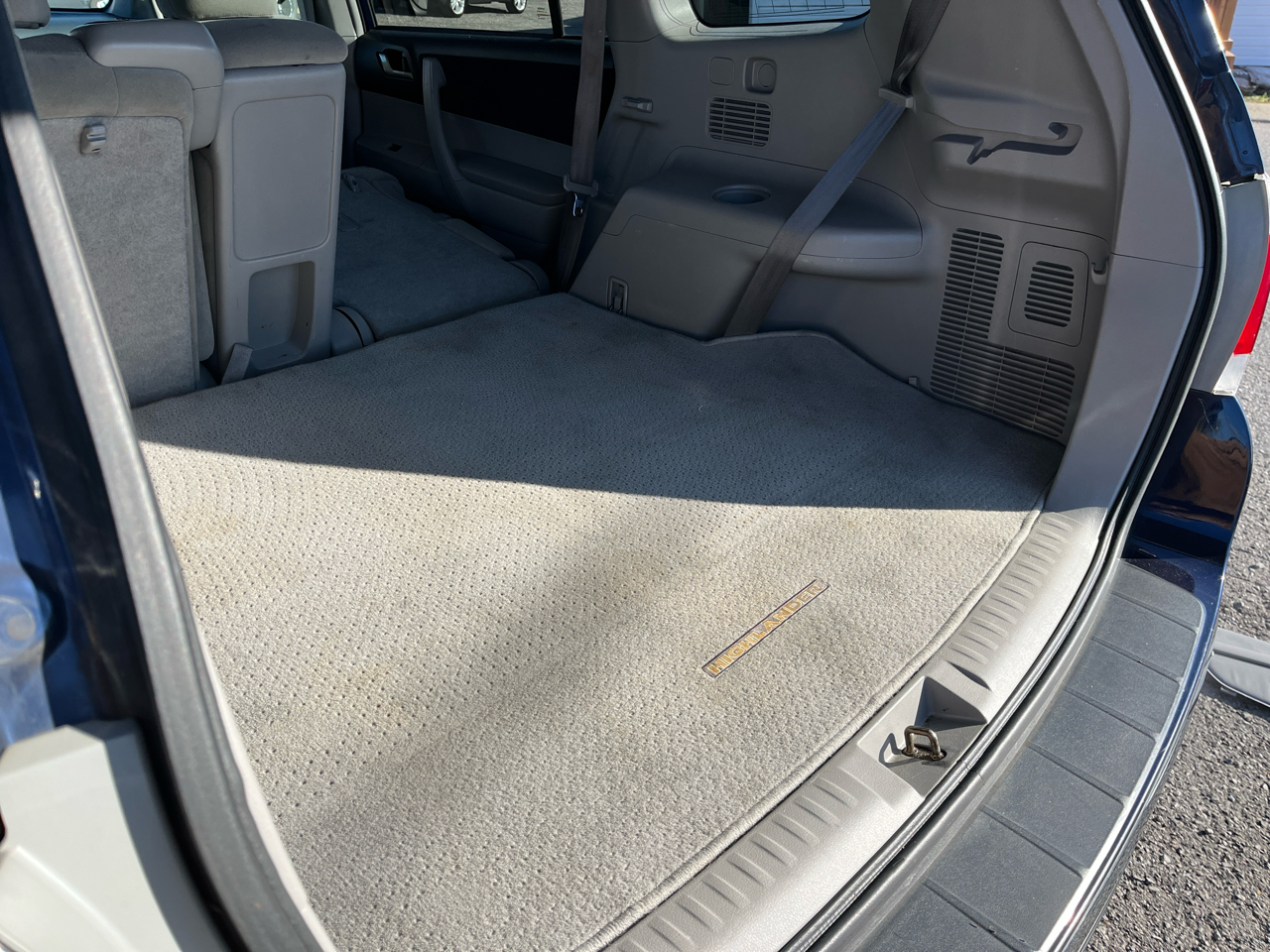 Toyota Highlander Plus 4D SUV FWD 2013