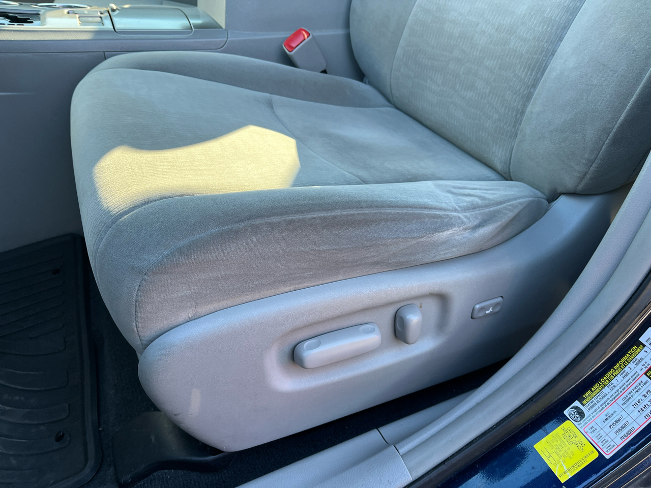 Toyota Highlander Plus 4D SUV FWD 2013