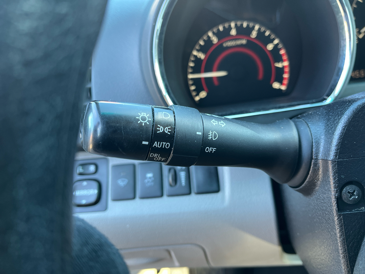 Toyota Highlander Plus 4D SUV FWD 2013