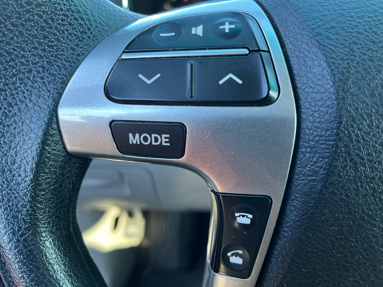 Toyota Highlander Plus 4D SUV FWD 2013