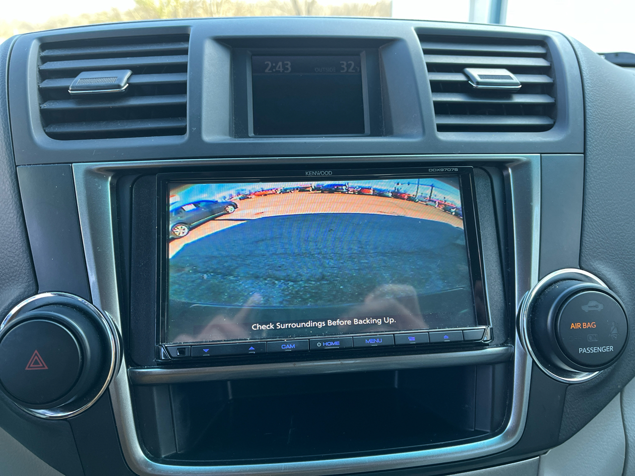 Toyota Highlander Plus 4D SUV FWD 2013