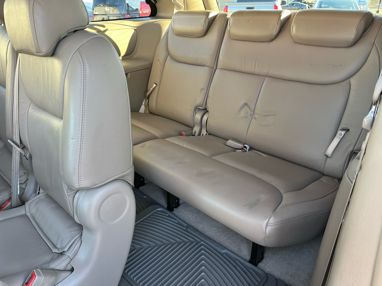 Toyota Sienna LE - 7 Passenger Seating 2006