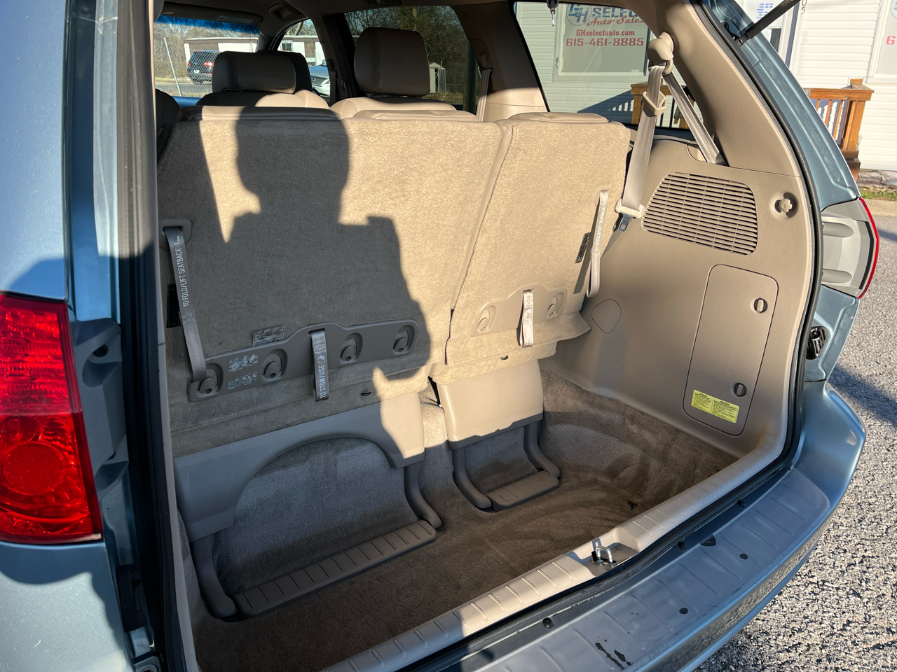 Toyota Sienna LE - 7 Passenger Seating 2006