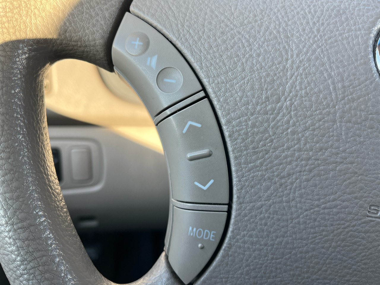 Toyota Sienna LE - 7 Passenger Seating 2006