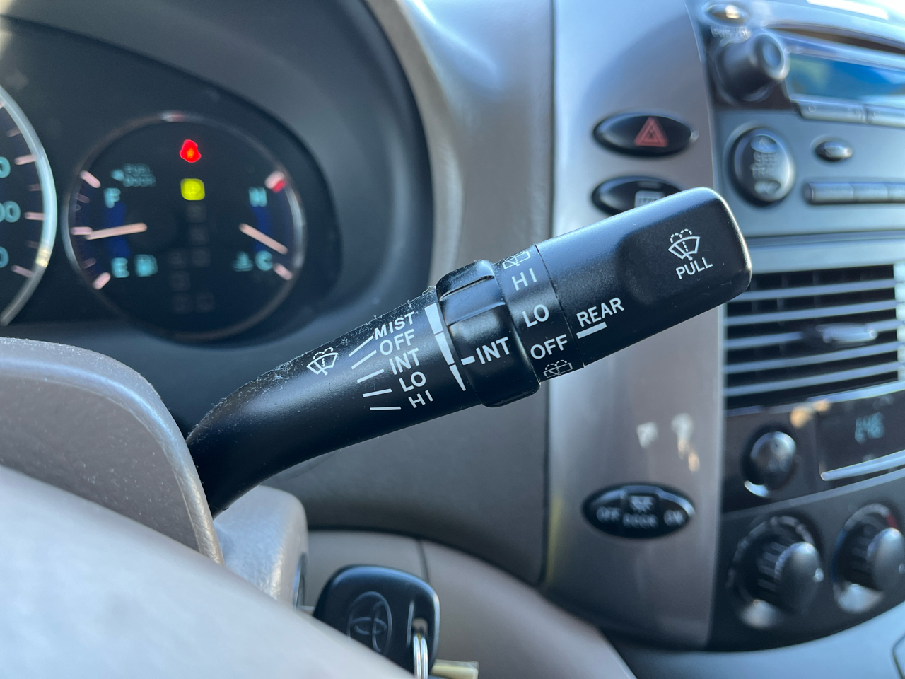 Toyota Sienna LE - 7 Passenger Seating 2006