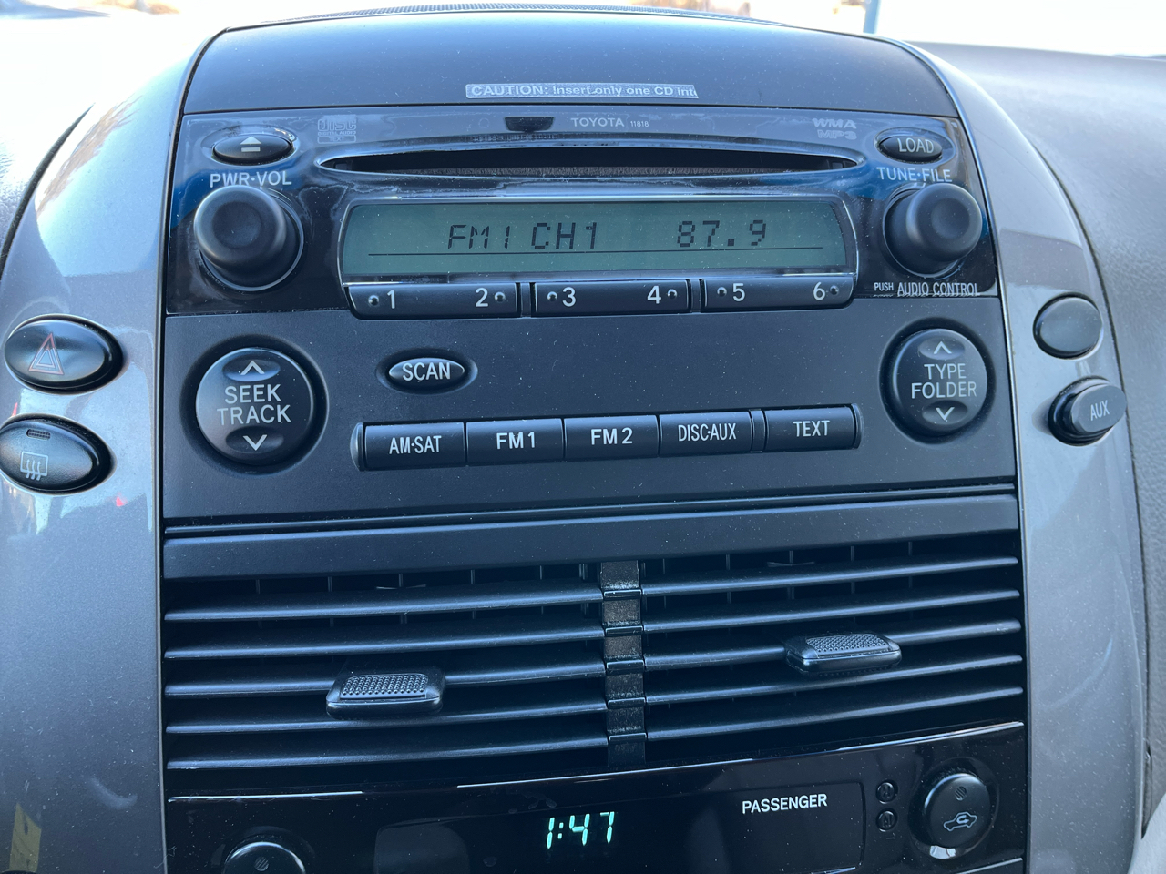 Toyota Sienna LE - 7 Passenger Seating 2006