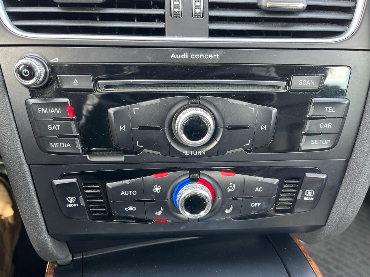 Audi A4 4dr Sdn Auto quattro 2.0T Premium 2014